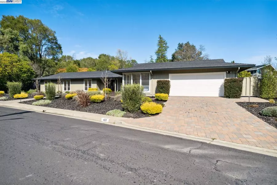 427 Donald Dr, Moraga, CA 94556