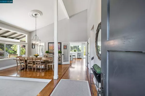 Moraga, CA 94556,140 Calle La Montana