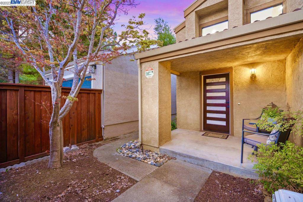 Hayward, CA 94542,28040 Ziele Creek Dr
