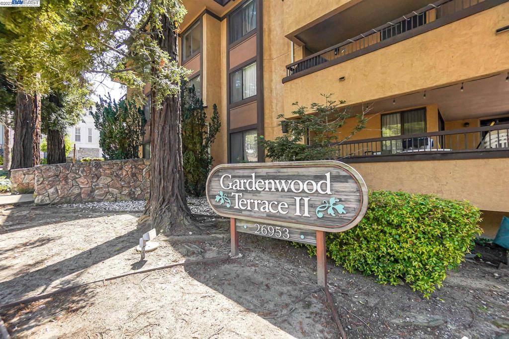 Hayward, CA 94542,26953 Hayward Blvd #308