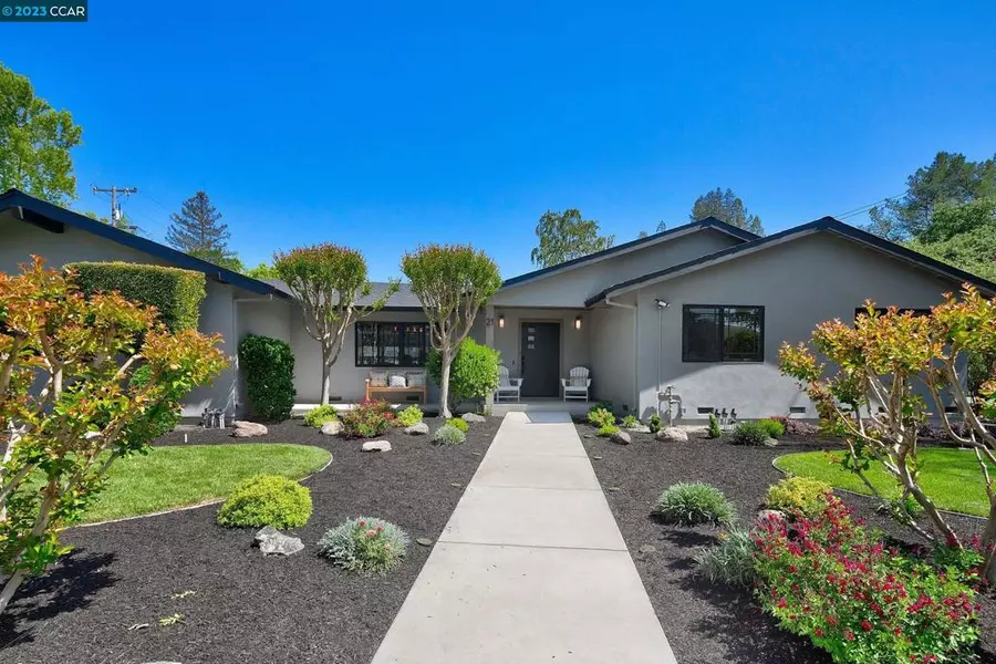 21 Dickenson Dr, Moraga, CA 94556