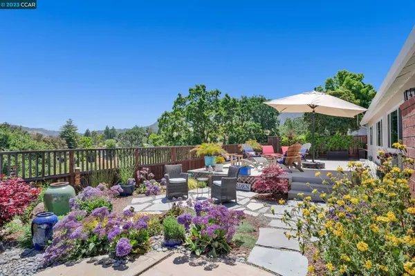 239 Mountaire Pkwy, Clayton, CA 94517