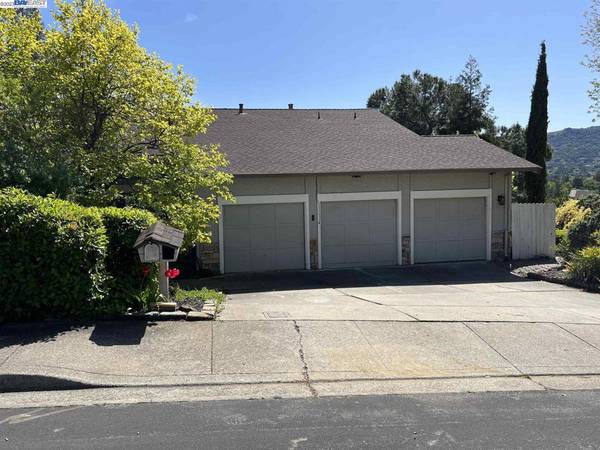 Danville, CA 94526,969 Richard Lane