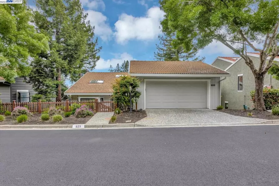 923 Augusta Drive, Moraga, CA 94556