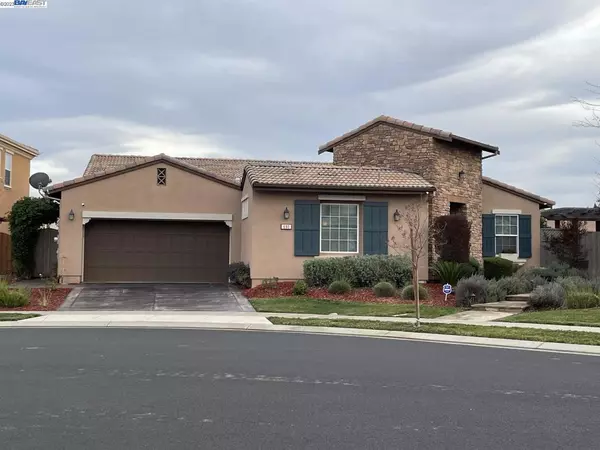 690 N Colcannon Ct, Mountain House, CA 95391