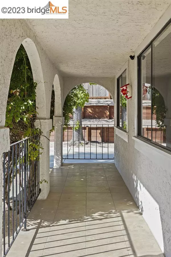 Richmond, CA 94803,5126 Simoni Ct