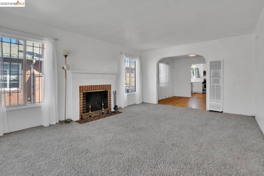 Oakland, CA 94605,7600 Deerwood Ave