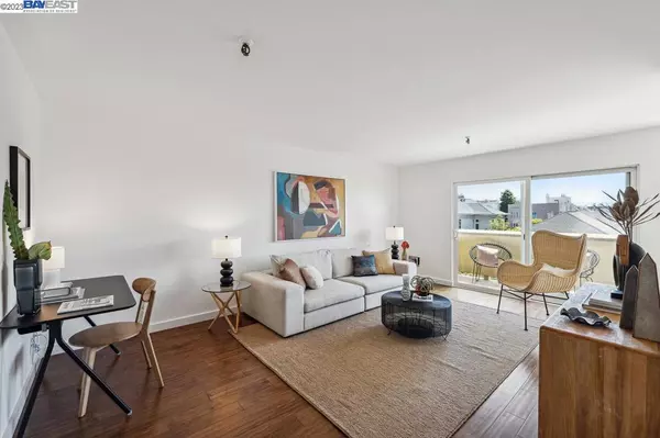 Oakland, CA 94610,325 Lenox Ave #302