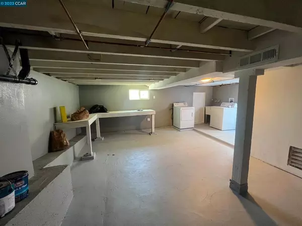 Oakland, CA 94605,6672 Brann St