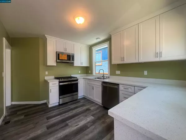 Oakland, CA 94605,6672 Brann St