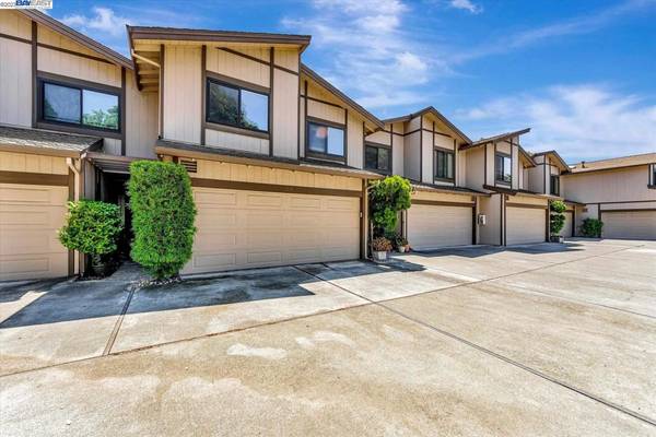 Alameda, CA 94501,1214 Ballena Blvd