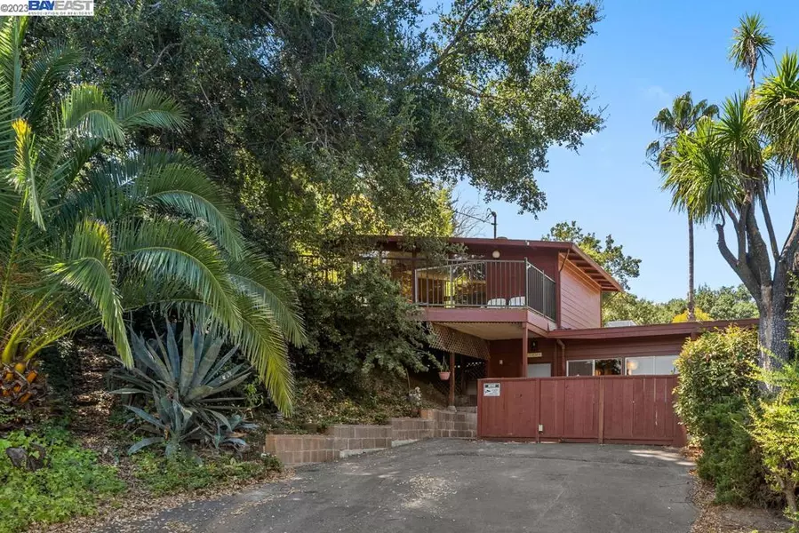 2461 Overlook Drive, Walnut Creek, CA 94597