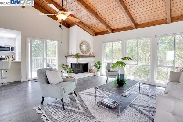 Pleasant Hill, CA 94523,389 Ridgeview Dr