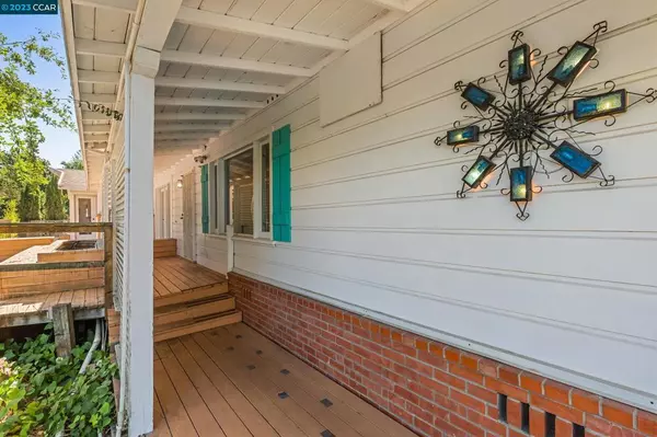 Orinda, CA 94563,5 Poco Paseo