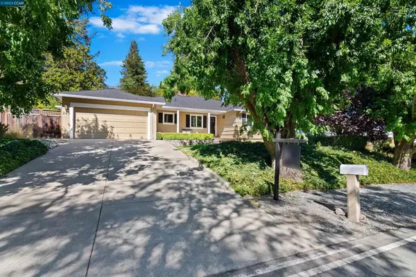 Orinda, CA 94563,249 Overhill Rd