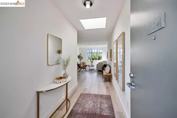 Oakland, CA 94612,2407 Telegraph Ave #506