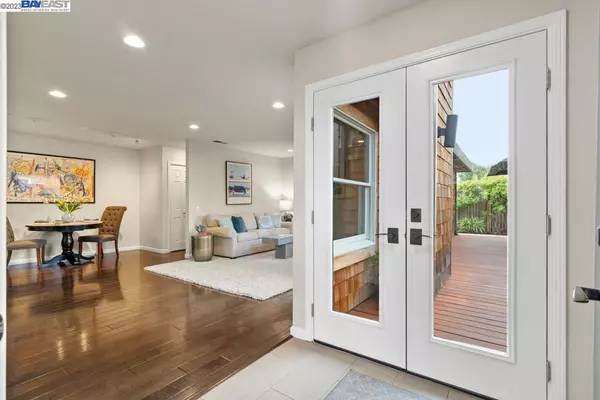 Alameda, CA 94502,631 Centre Ct