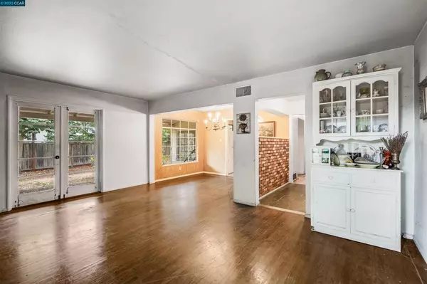 Orinda, CA 94563,329 Glorietta Blvd