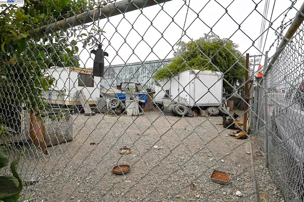Oakland, CA 94621,8623 E St
