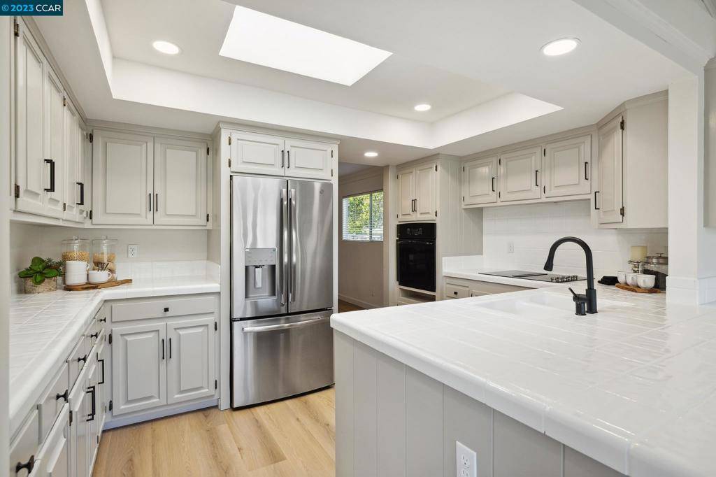 San Ramon, CA 94583,9776 Broadmoor Drive