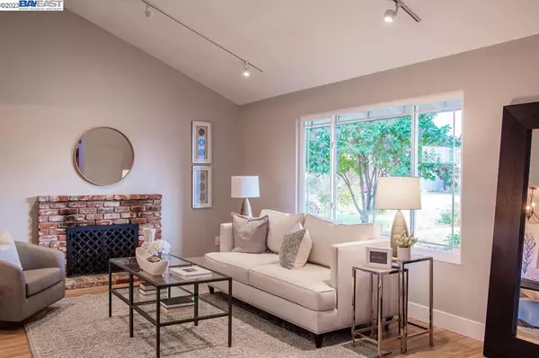 Petaluma, CA 94954-4464,1509 Tanager Lane