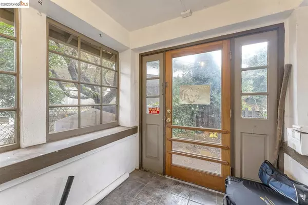 Oakland, CA 94618,481 Hudson Street