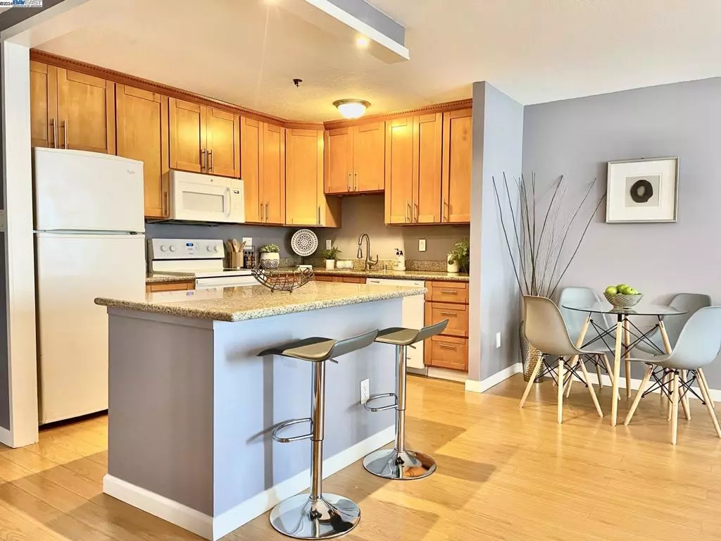 Albany, CA 94706,555 Pierce St #1122