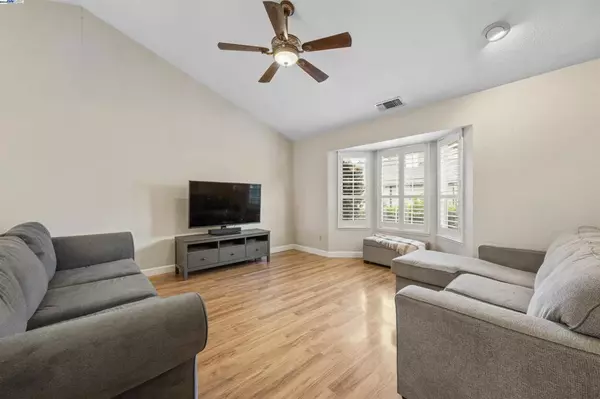 Carmichael, CA 95608,3825 Olivebranch Ln