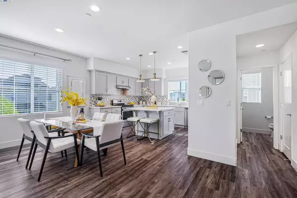 Newark, CA 94560,37668 Estuary St