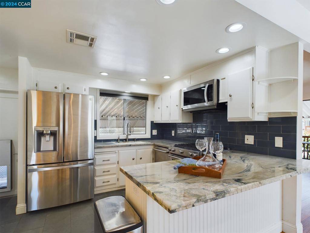 157 Wisteria Drive, Calistoga, CA 94515