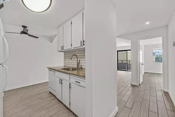 San Leandro, CA 94577,2077 Washington Ave #212