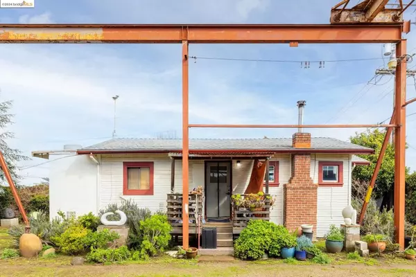 Oakland, CA 94603,763 Moorpark St