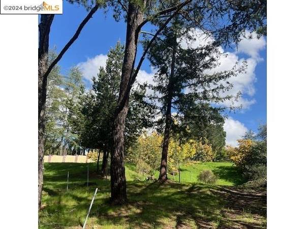 11270 Glen Manor Pl,  Oakland,  CA 94605