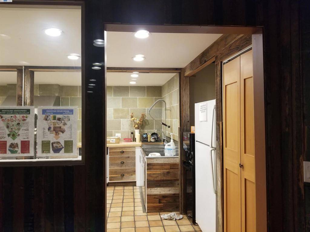 Berkeley, CA 94710,1805 Eastshore