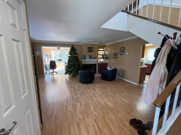 Escondido, CA 92026,10314 Oak Ranch Ln