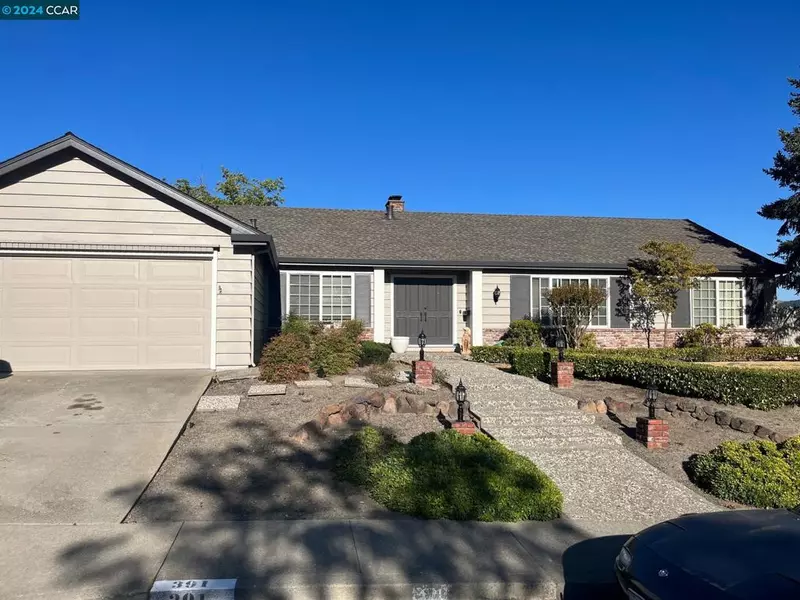 391 Birchwood Dr, Moraga, CA 94556