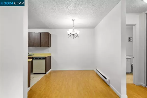 Walnut Creek, CA 94598,100 Kinross Drive #17