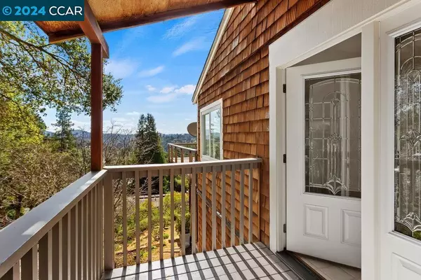 Orinda, CA 94563,70 El Gavilan Rd