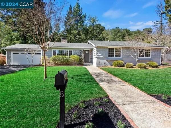 8 Harold Dr, Moraga, CA 94556