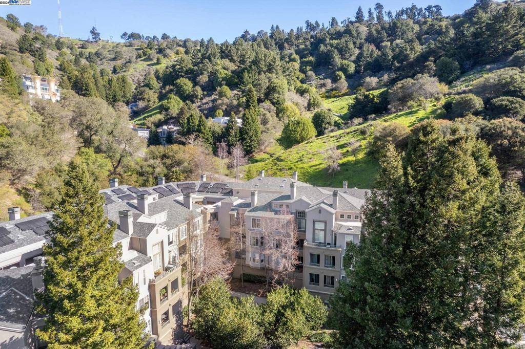 260 Caldecott Ln #215, Oakland, CA 94618