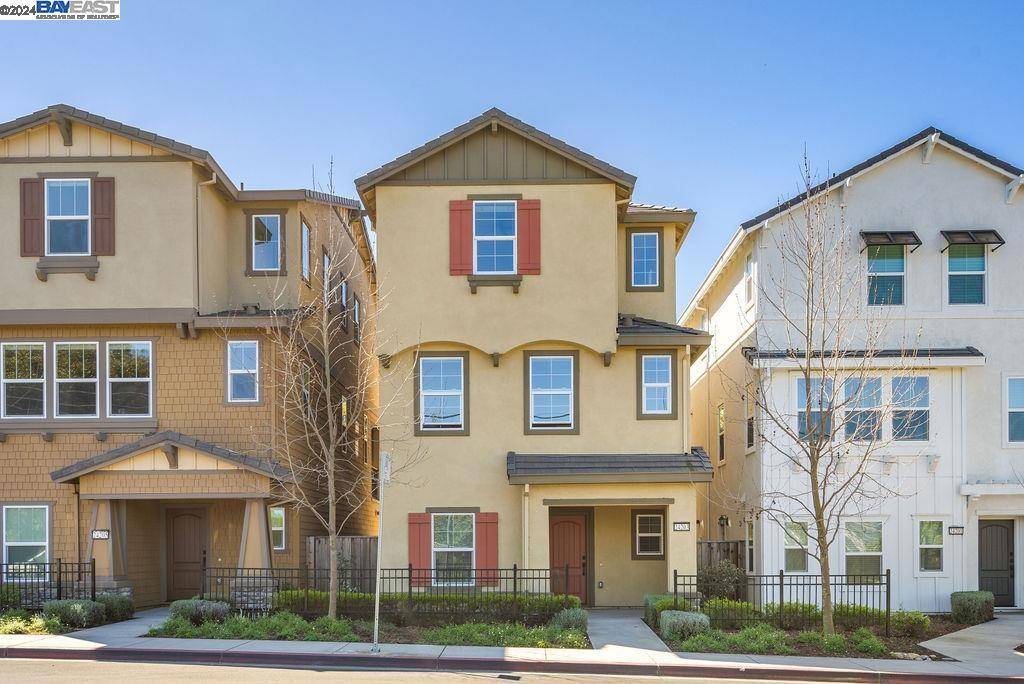 Hayward, CA 94541,24203 2nd St