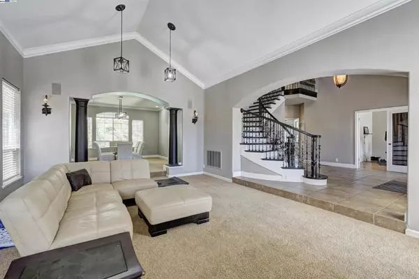 Discovery Bay, CA 94505-513,5662 Oakmont ct.