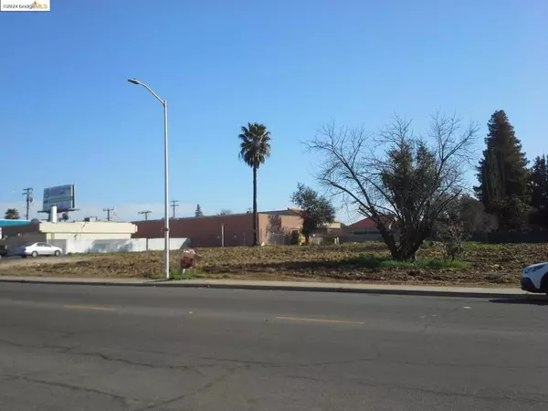 Sacramento, CA 95823,7200 Meadowgate Dr