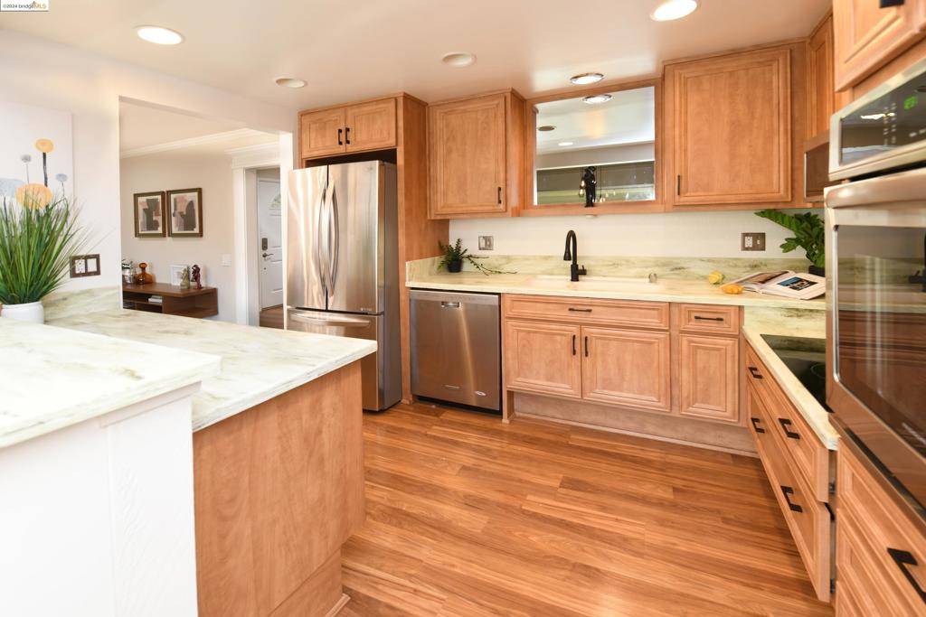 Walnut Creek, CA 94595,1910 Skycrest Dr