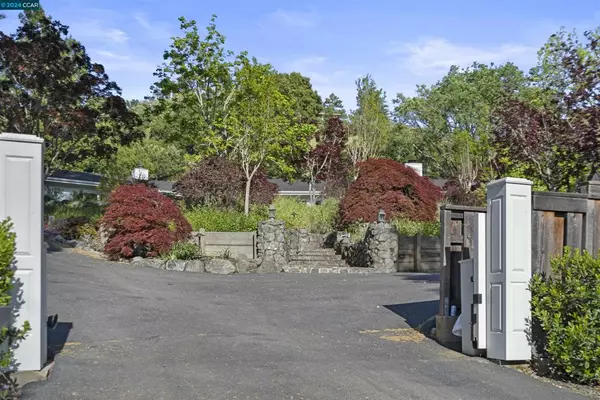 Orinda, CA 94563,10 Ranch Rd