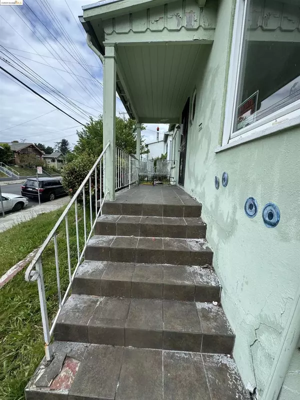 Oakland, CA 94606,2808 23rd Ave
