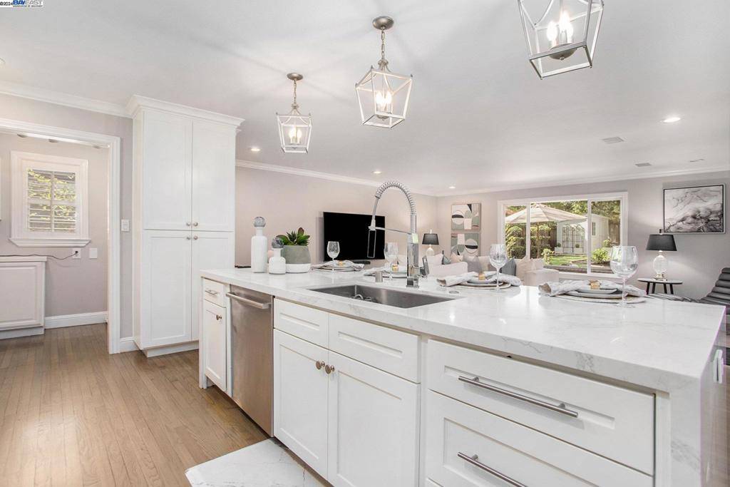 Danville, CA 94526,310 HOUSTON CT