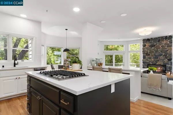 Moraga, CA 94556,27 Merrill Circle S