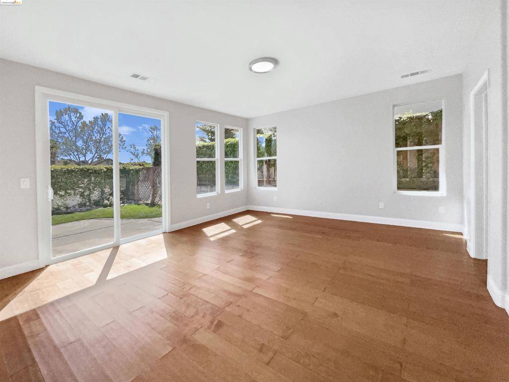 Martinez, CA 94553,101 Lees