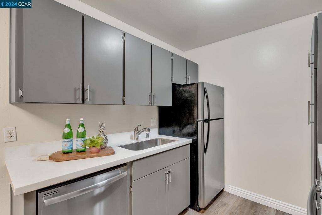 Walnut Creek, CA 94598,1421 Marchbanks Dr #1